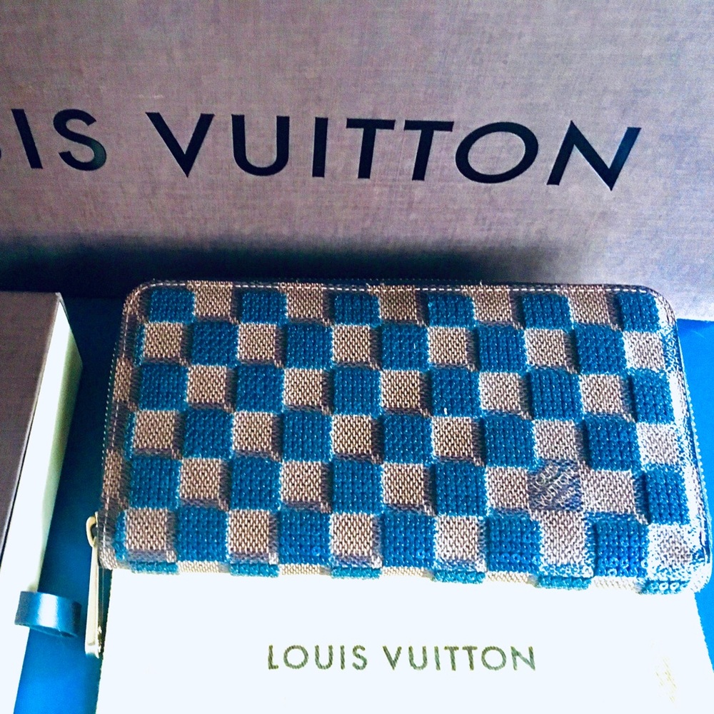 ✨RARE LV Zippy Wallet Blue Damier Pailettes 🌙